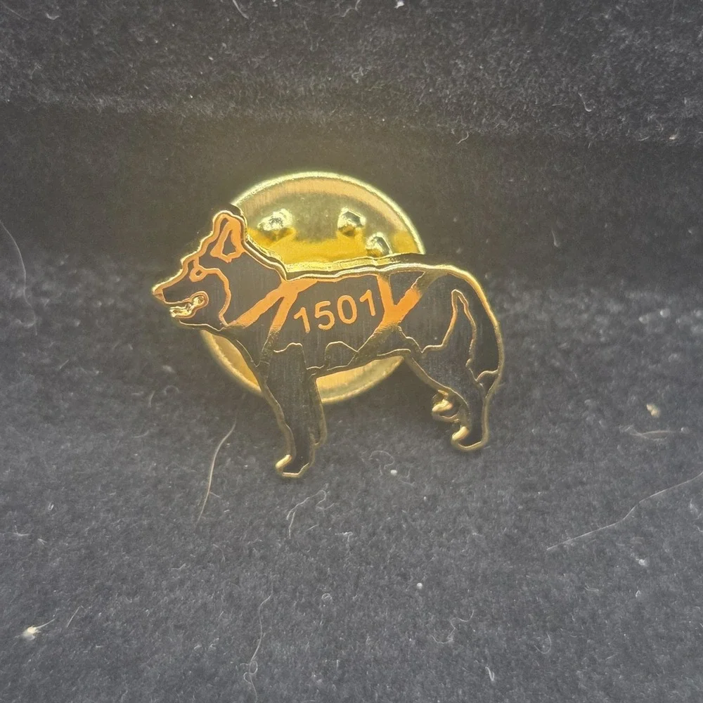 Alaska Regional Council Of Carpenters Pin Black Dog #1501